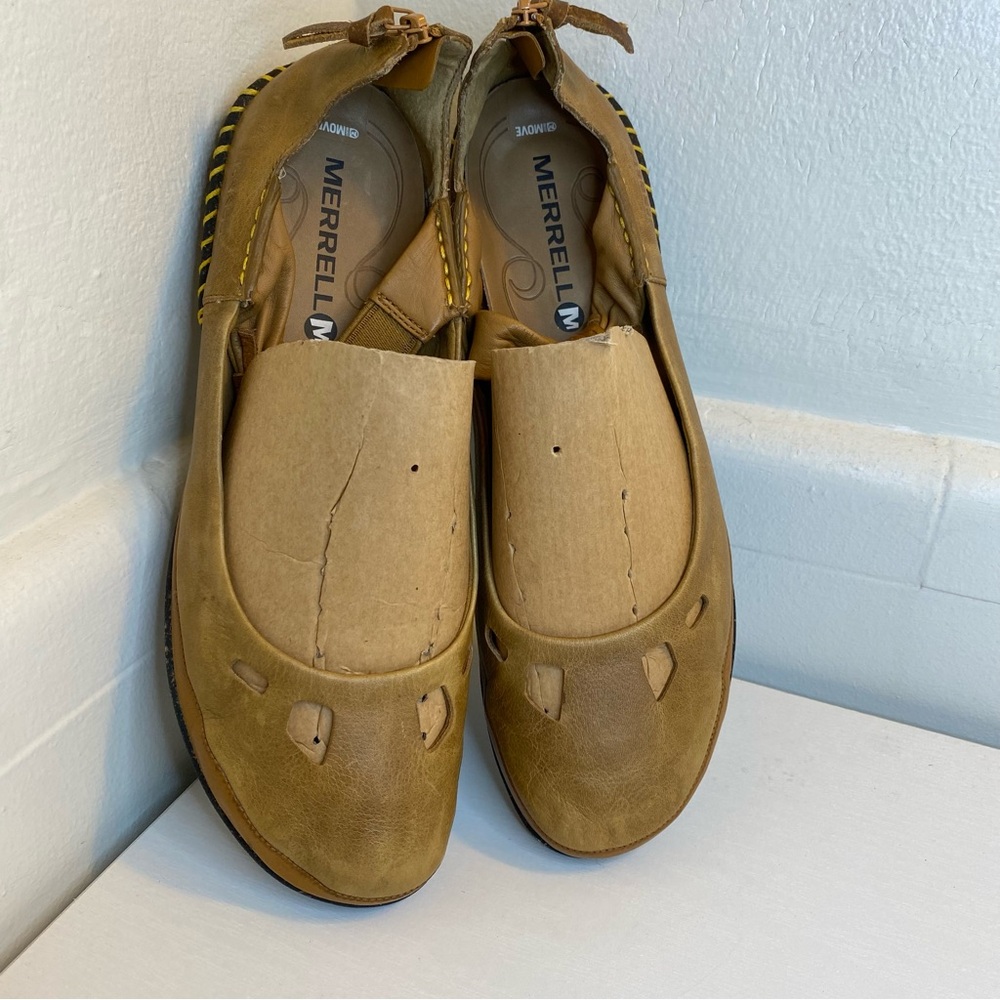 MERRELL - Women's Flat Shoes - Size 8.5 - Color Brown